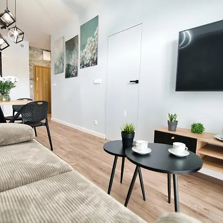 Apartment Just 5 By Housine Zator